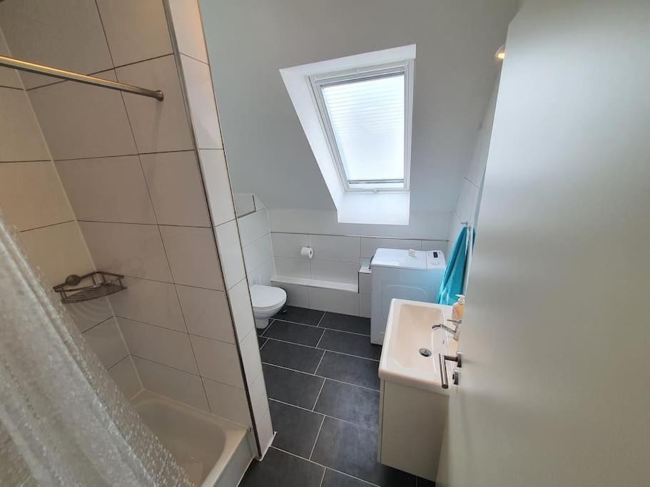 Kiel-Russee Familienwohnung, Lademoeglichkeit, Co2 Frei Exterior foto